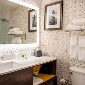 One-Bedroom King Suite